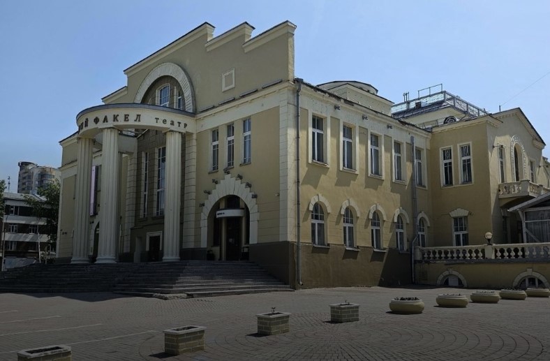 ГК «ССТ» обеспечила поставку греющих кабелей для системы антиобледенения легендарного театра «Красный факел» в Новосибирске